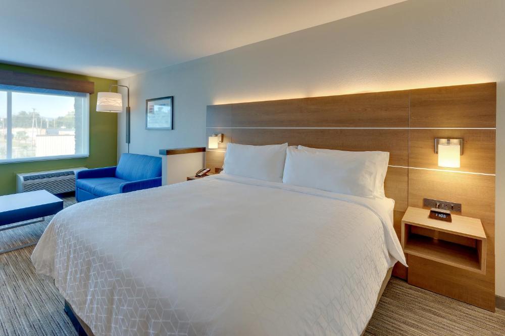 Standard King Room with Sofa Bed interior